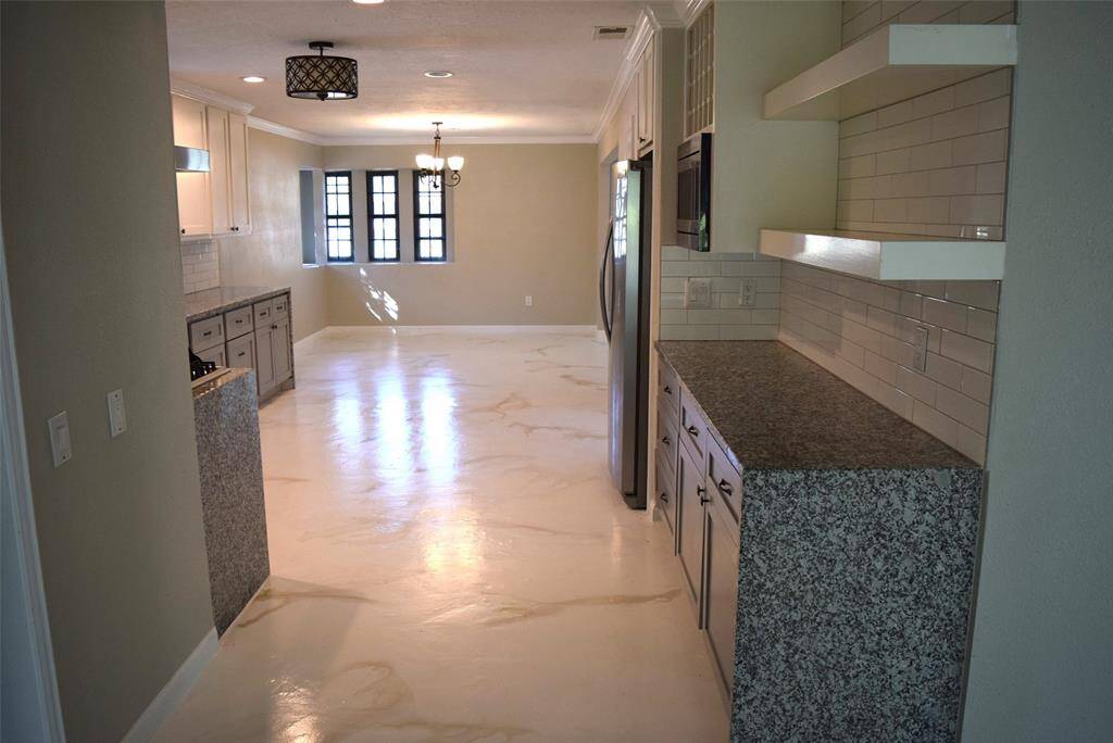 VIEW FROM KITCHEN TO BREAKFAST NOOK