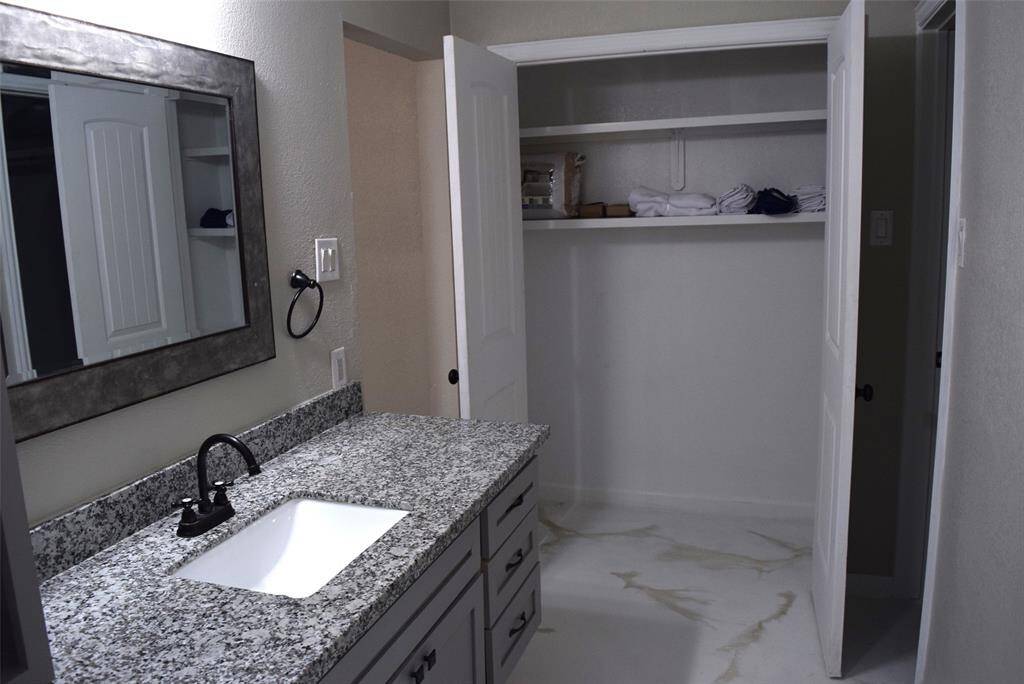 MASTER BATH LINEN CLOSET