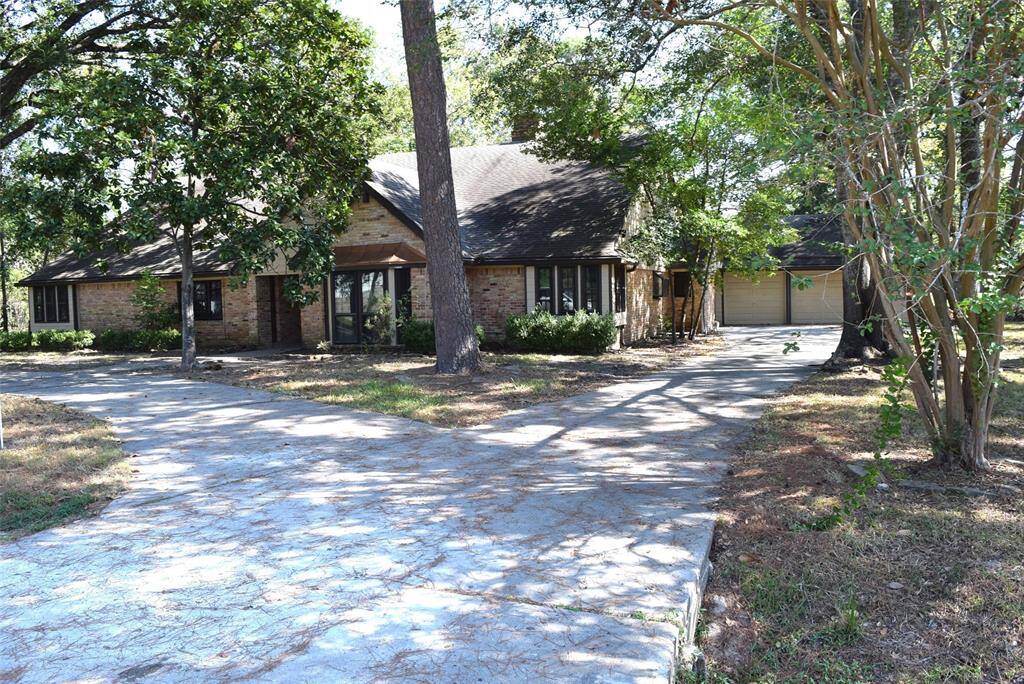 FRONT OF HOME CIRCULAR DRIVE