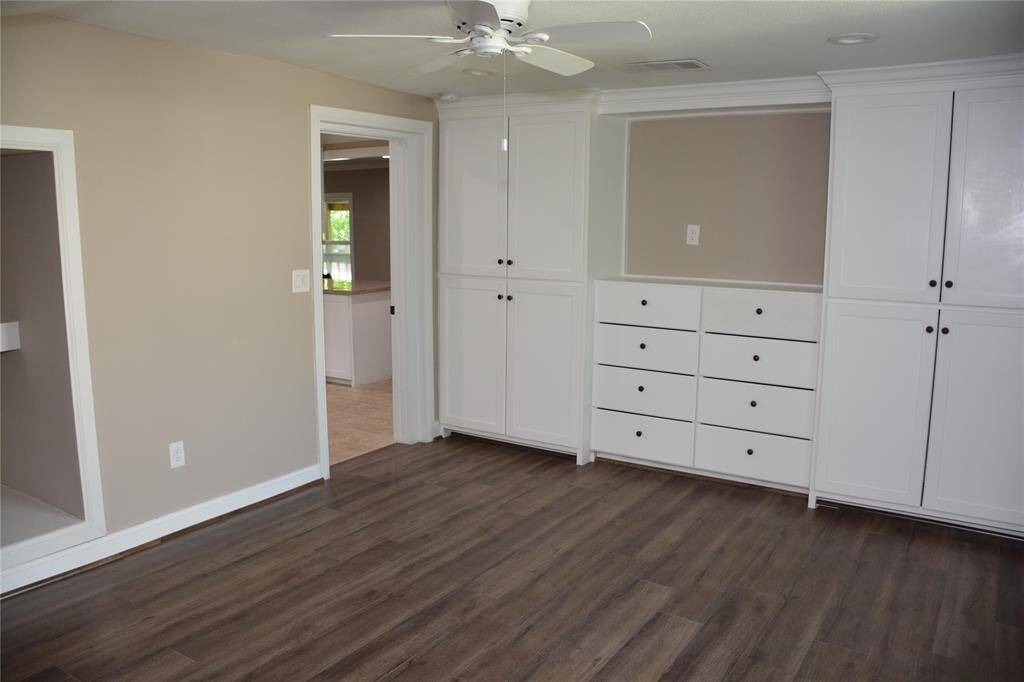 Great bedroom built ins in main bed room
