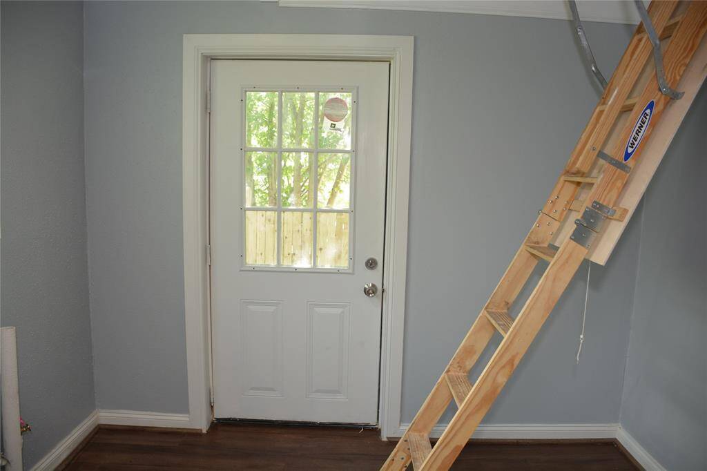 latter to attic room from laundry room