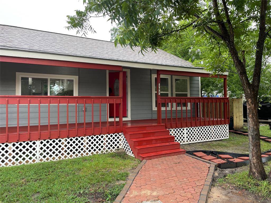 Very nice in 2022 almost completely redone home with apartment