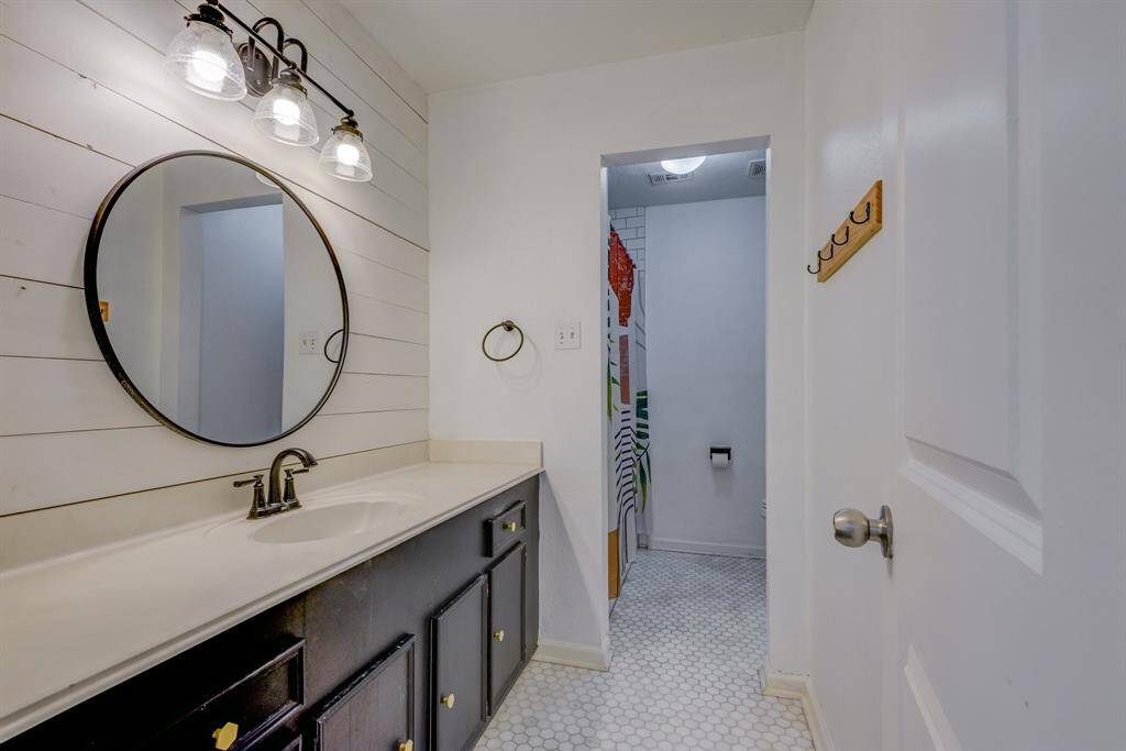 Secondary Bath