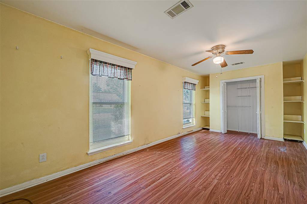 Comes with a full bathroom