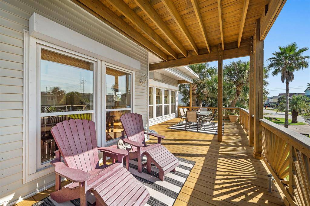 With space for both lounging and dining, this expansive deck is an entertainer’s dream. Set under a shade overhang, it's perfect for gathering with friends while enjoying the coastal air.