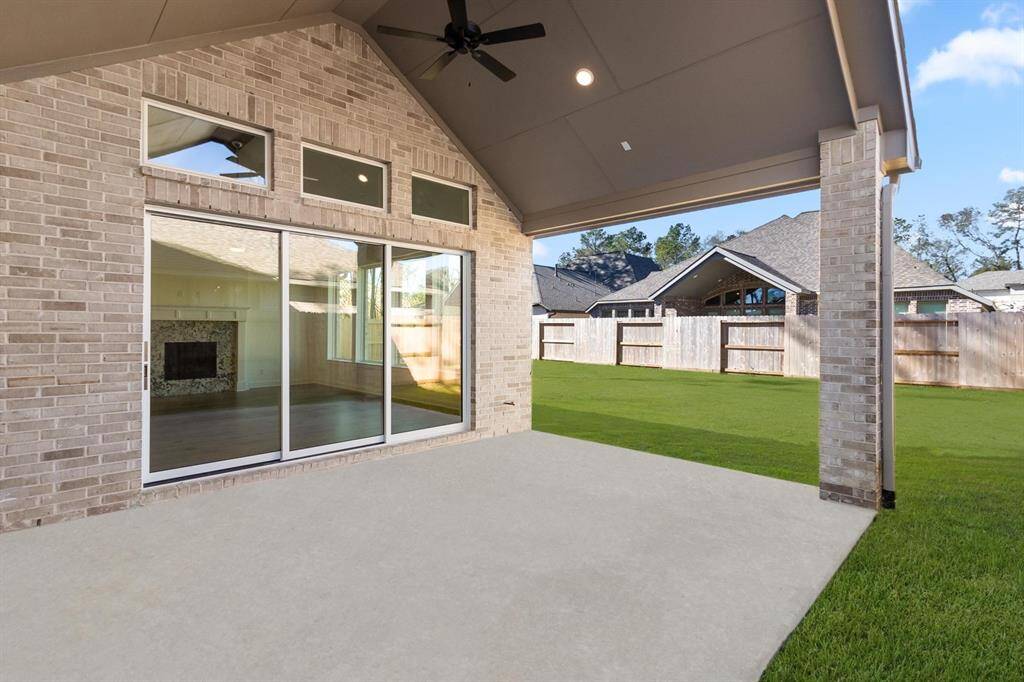 Brookdale F outdoor living area