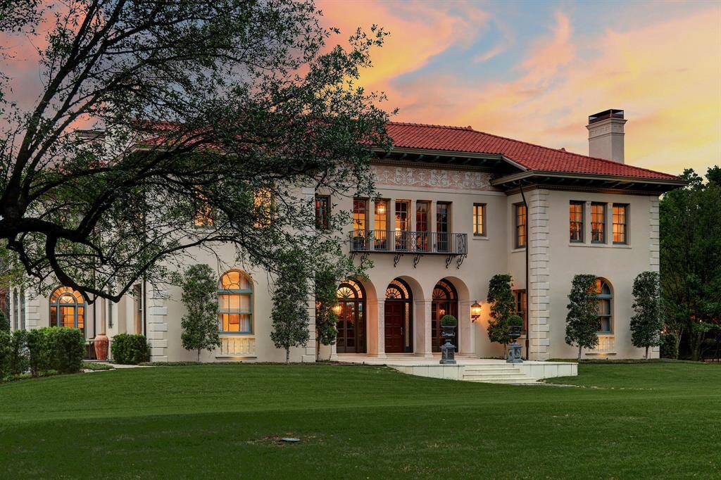 Architecturally significate estate on 2+ acres designed by renowned architect William Ward Watkin for hardware magnate F.A. Heitman. Built 1926 in the Mediterranean Revival Style, this important home has been recently restored/expanded with a 1,200+ sq ft addition (Rudy Colby). "Good Brick" award (2021) to owners for renovation by Preservation Houston. Located behind the gates of Shadyside, this home offers the perfect combination of privacy, provenance and prestige.