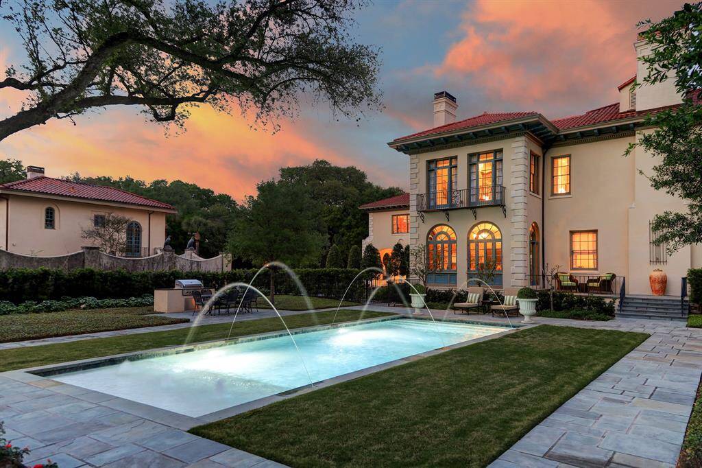 A new gorgeous illuminated pool was installed with bubblers, fountains, a new bluestone deck around pool and sunbathing deck with multiple seating areas.