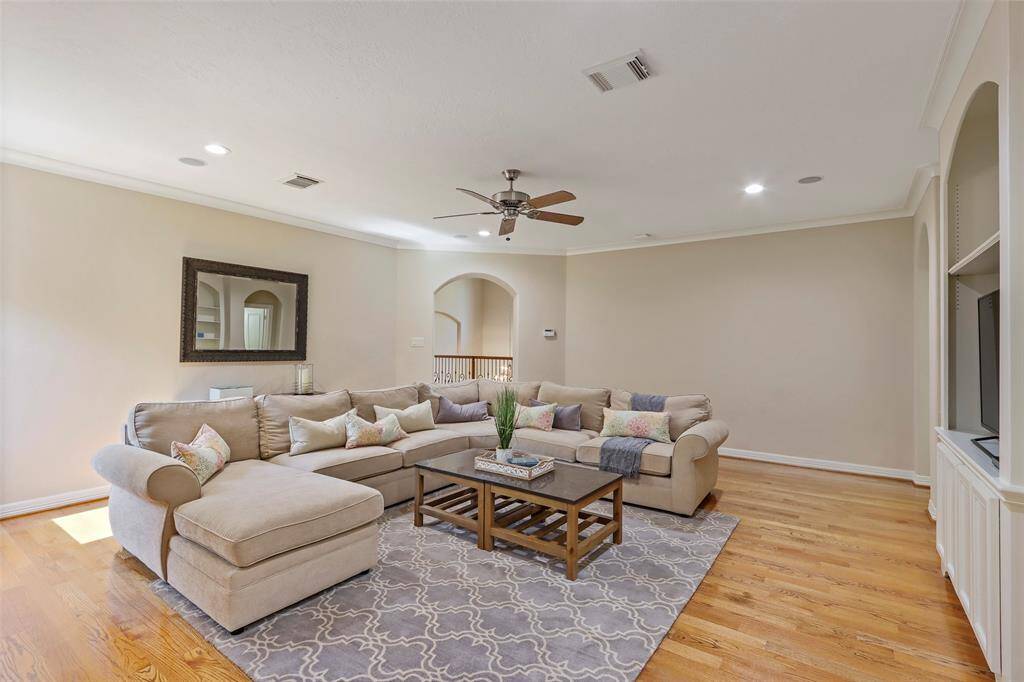 Upstairs lounge / game room area.