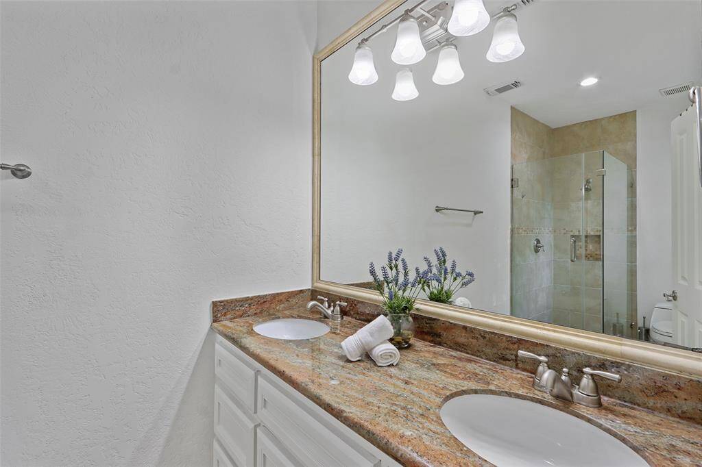 Bathroom for bedroom 5