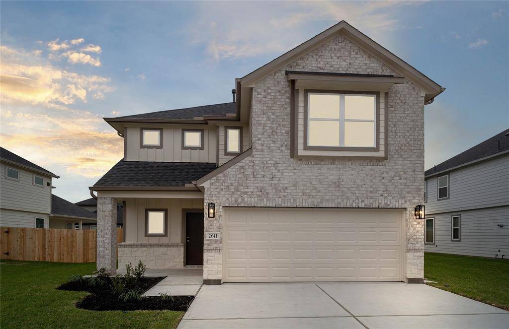 Welcome home to 2611 Village Side Trail located in the community of Fairpark Village and zoned to Lamar Consolidated ISD.
