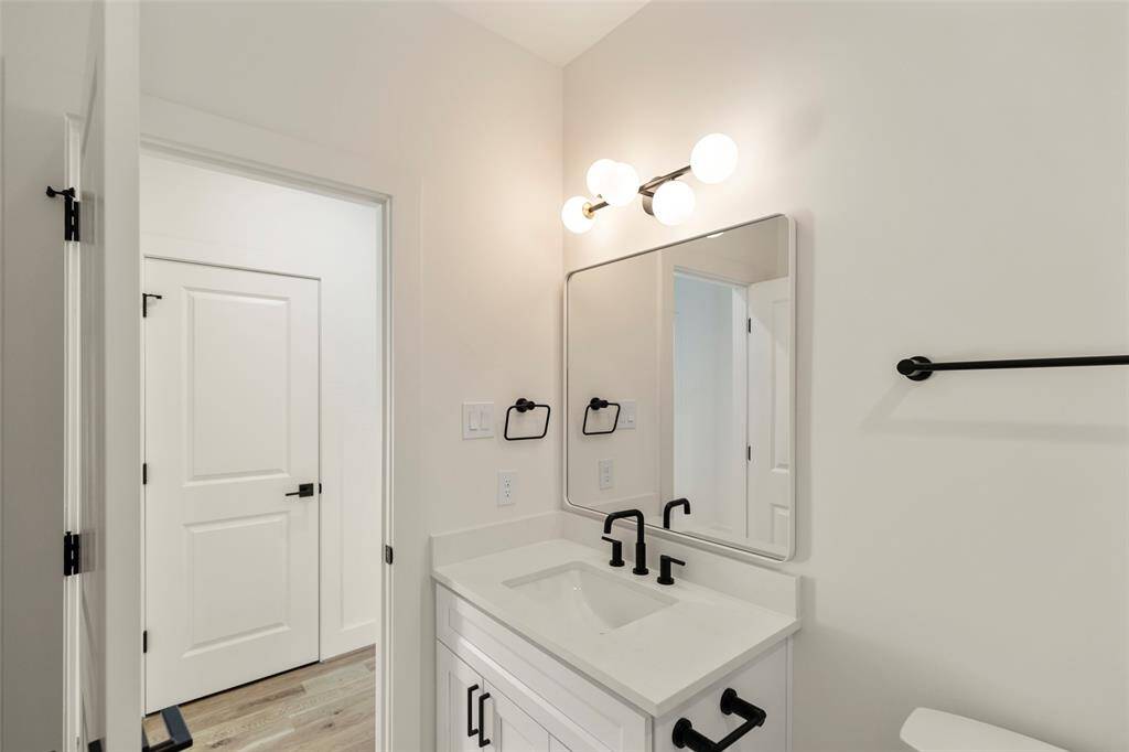 Ensuite secondary bathroom