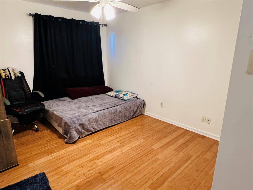2nd bedroom up stairs