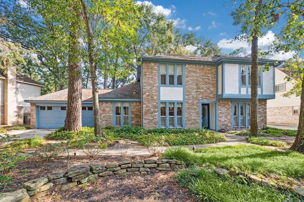 Discover this delightful 4-bedroom, 2.5-bathroom retreat nestled on a peaceful cul-de-sac.