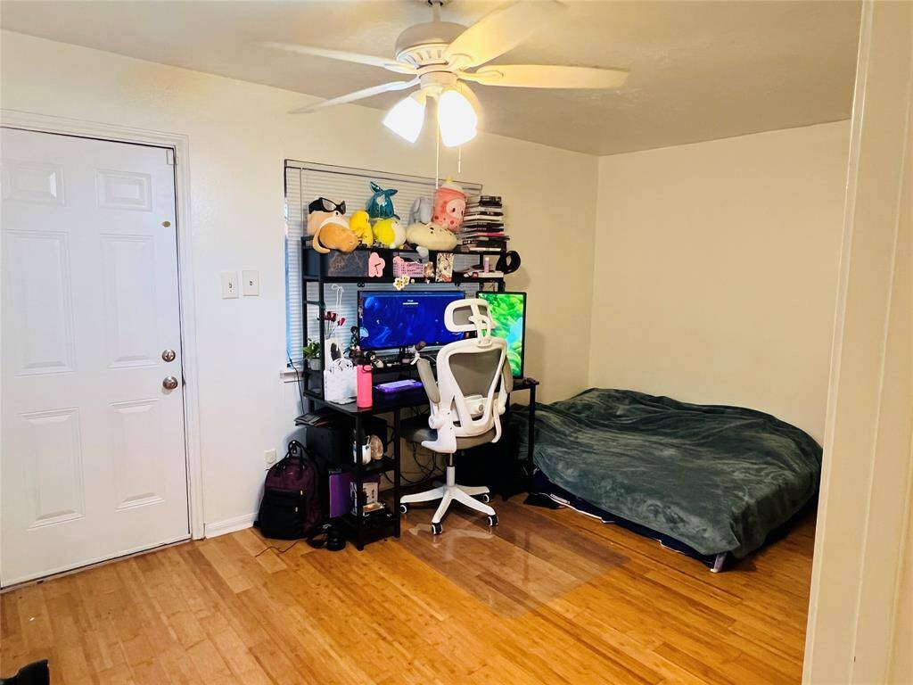 3rd bedroom and separate study area