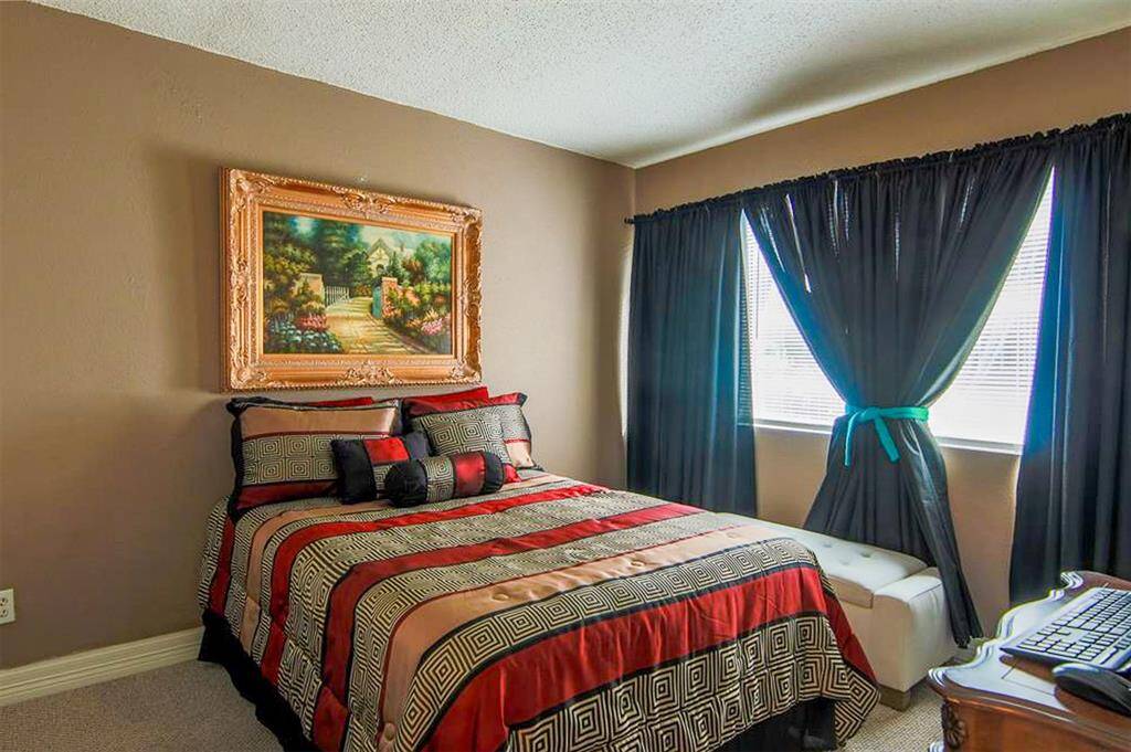 Guest bedroom