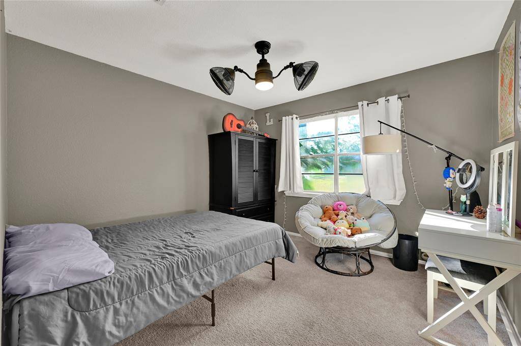 Secondary bedroom