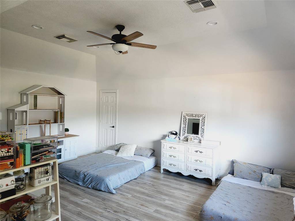 Upstairs bedroom/flex room