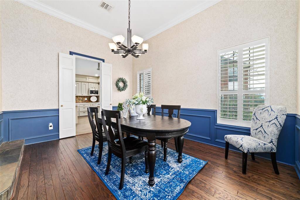 Huge upstairs gameroom features recent paint and carpet. Double french doors lead out to a large balcony with amazing views of this expansive property.