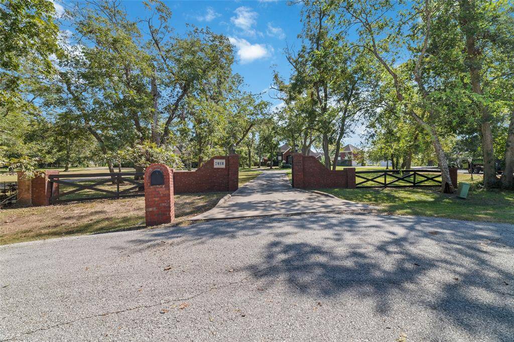 Welcome Home! At the end of an idyllic tree-lined winding road, this home is nestled deep in the cul-de-sac lot, offering privacy and a country feel without giving up access to nearby retail and restaurants in Richmond, Katy, Sugar Land and Fulshear.