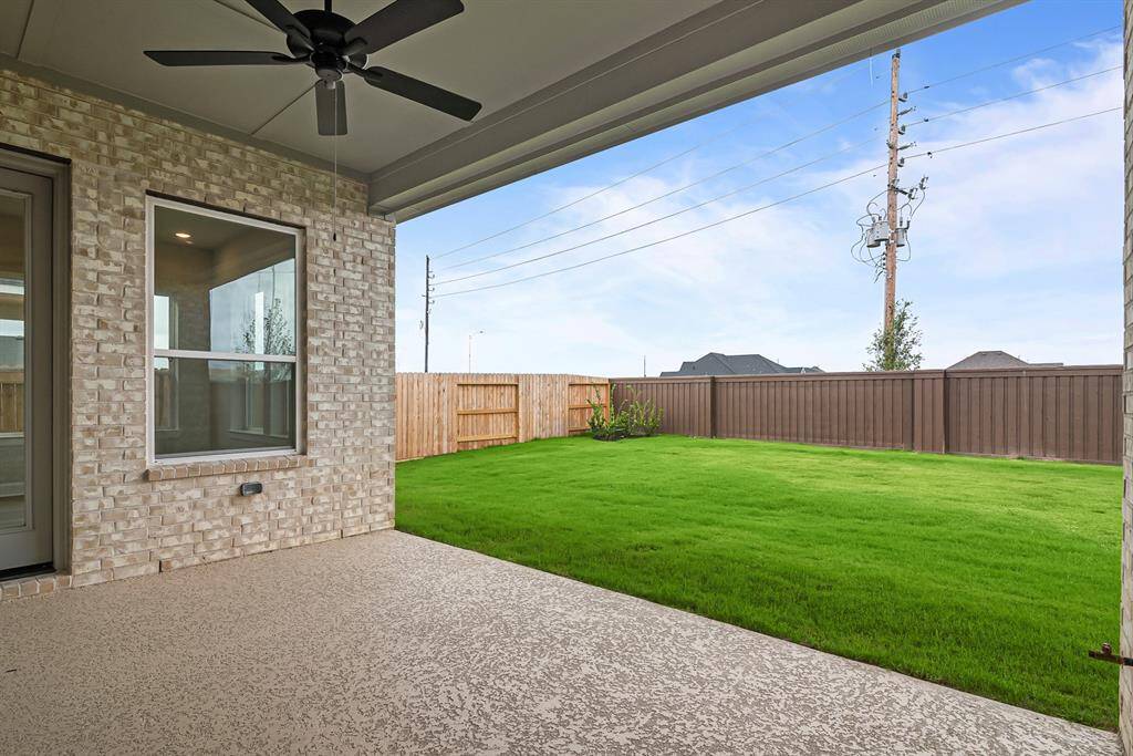 Welcome to The Begonia by David Weekley Homes. Move-In-Ready Now!