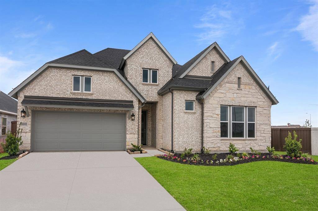 Welcome to The Begonia by David Weekley Homes. Move-In-Ready Now!