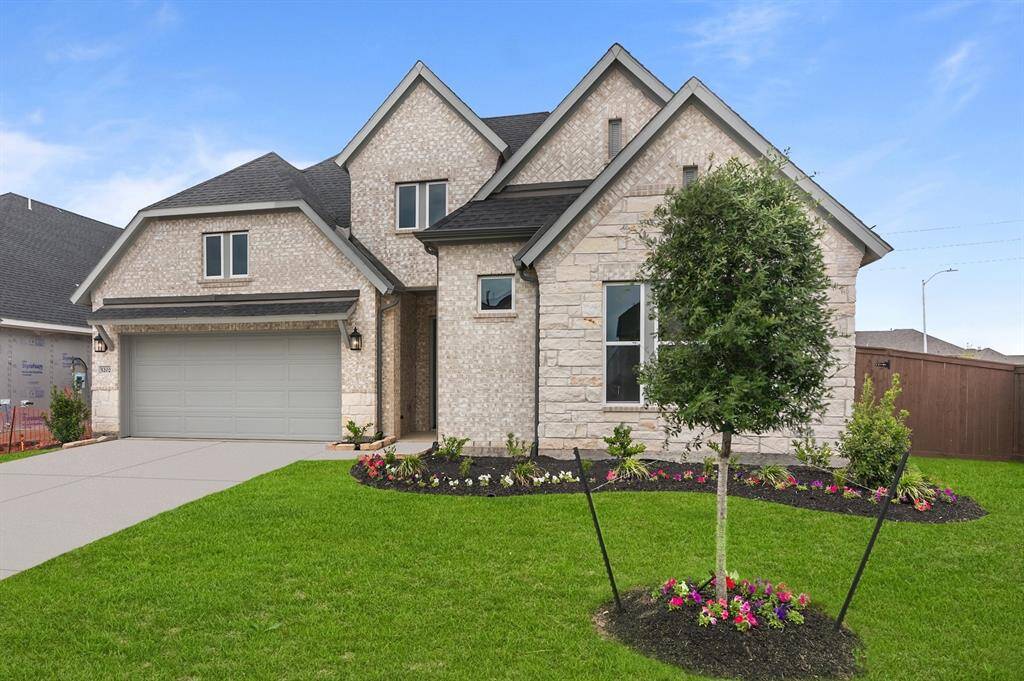 Welcome to The Begonia by David Weekley Homes. Move-In-Ready Now!