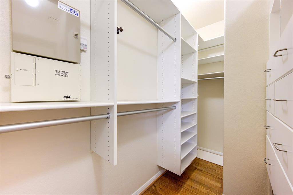 Costum shelves in master closet