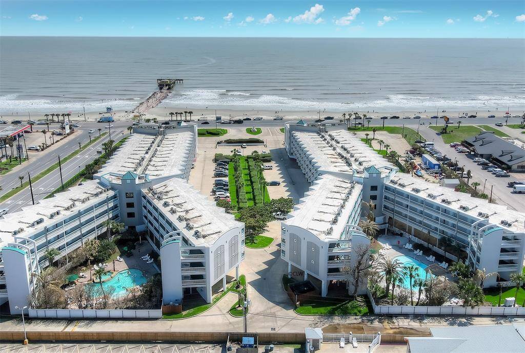 Casa Del Mar is located across from the beach.