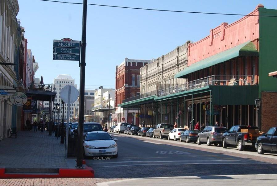 Head to the Strand Entertainment District for dining, shopping and nightlife.