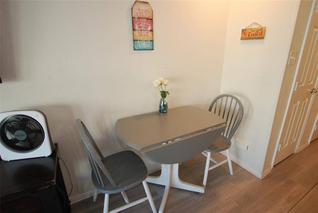 Small dining nook.