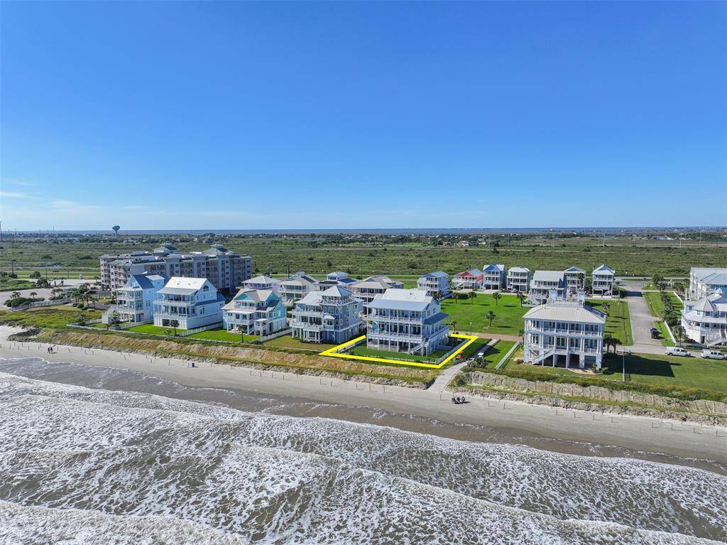 With this home’s prime beachfront location, you'll enjoy unparalleled access to the sand and surf- which also offers easy walking-distance access to local hotspots like The Tipsy Turtle.