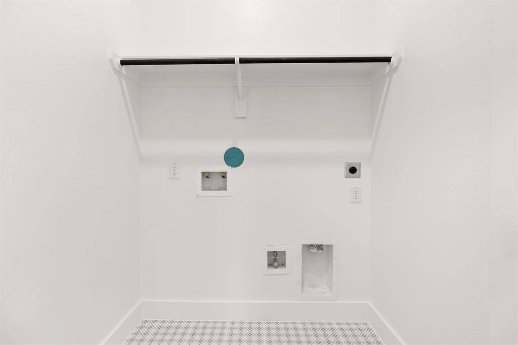 Ample storage for all your laundry essentials, from detergents to fabric softeners, everyt