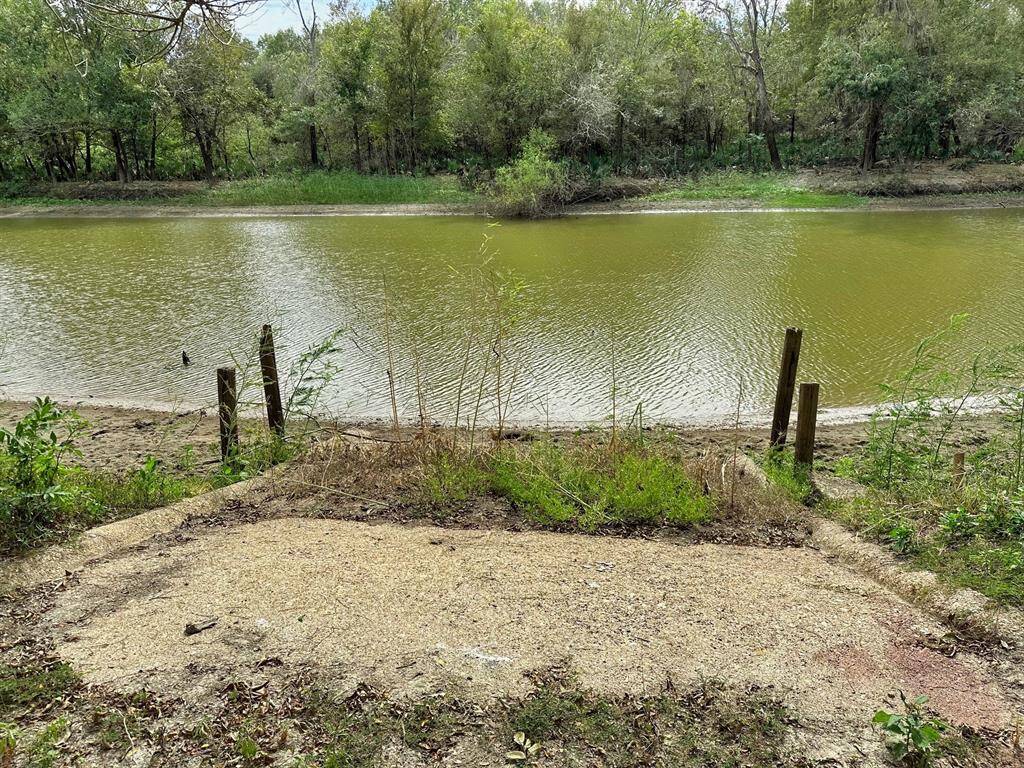 Boat ramp for just a few surrounding property owners