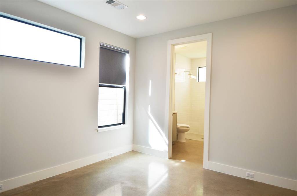 Other bedroom on ground floor.