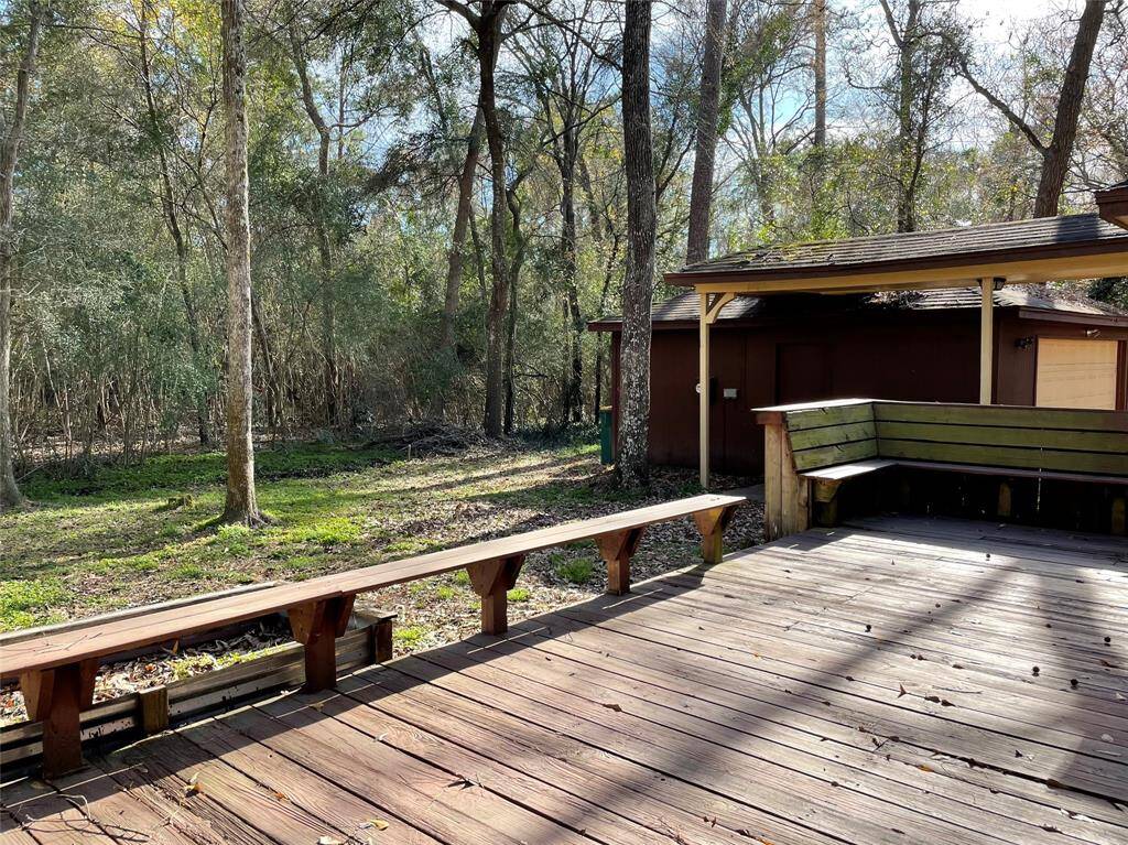 Entertainment deck allows for relaxation and entertaining family & friends