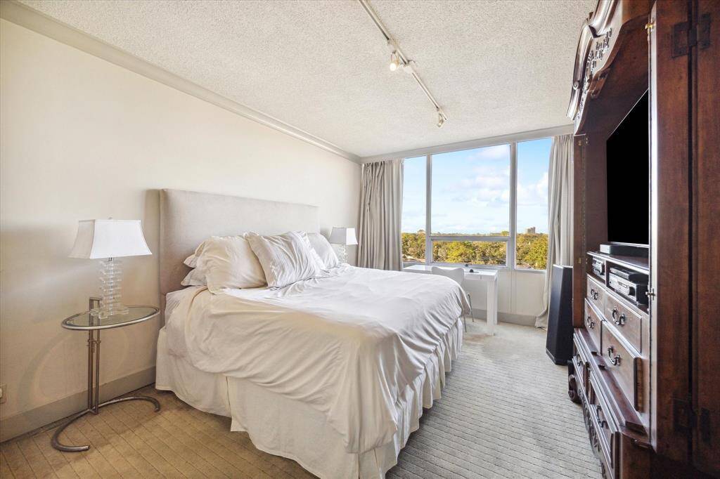 Primary Bedroom features carpet.