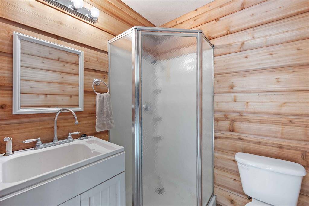 There is a full bathroom in the shop.  Great to rinse off from a dip in the pool or before you take the shop into your new beautiful home.
