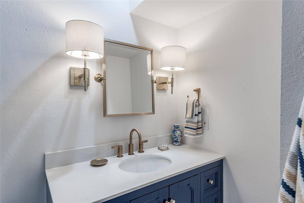 Beautiful bath with bronze fixtures