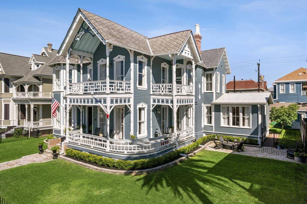 Exterior renovations between 2021-2023. New additions: "Old Chicago Brick pavers, landscaping, exterior paint, custom iron fence. pine wood fence, sprinkler system (front and back), and "Bevolo" electric light fixtures.