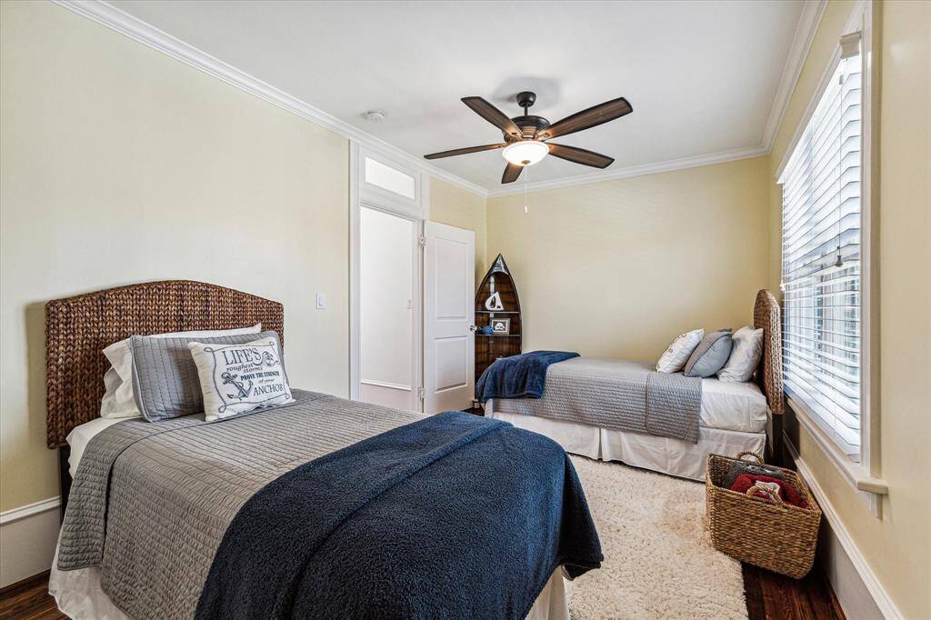 Secondary 2 with private full bathroom.