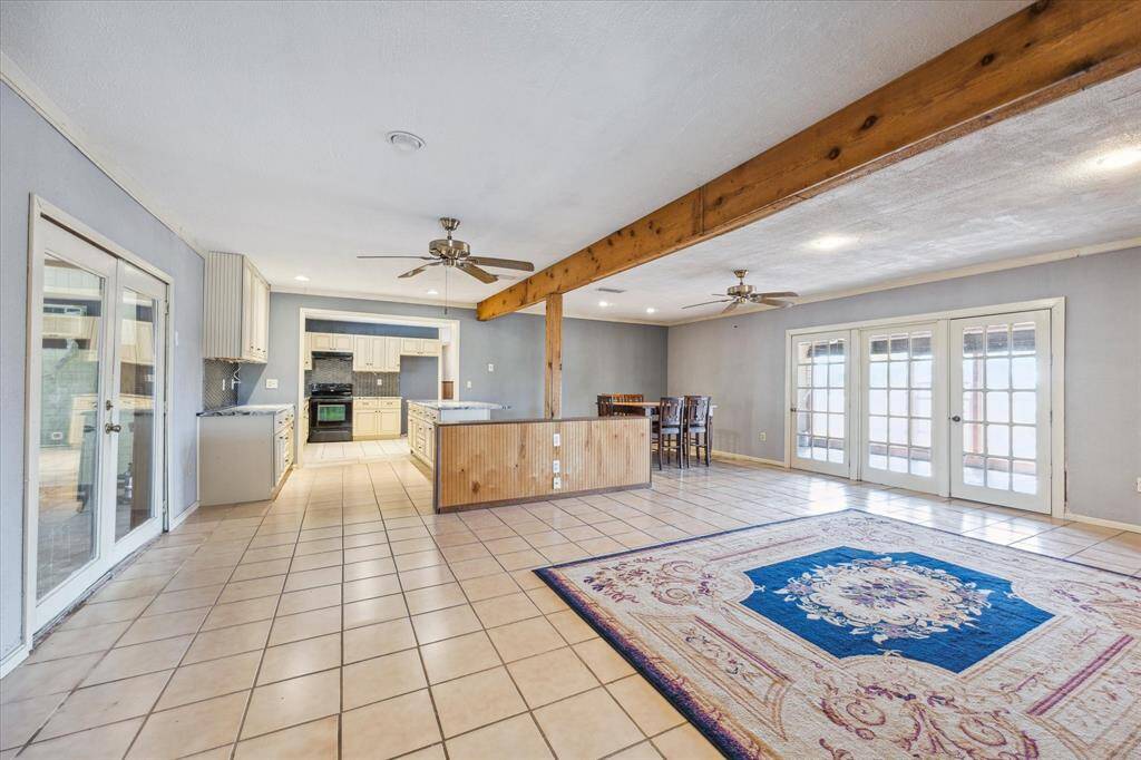 View from the living to the kitchen