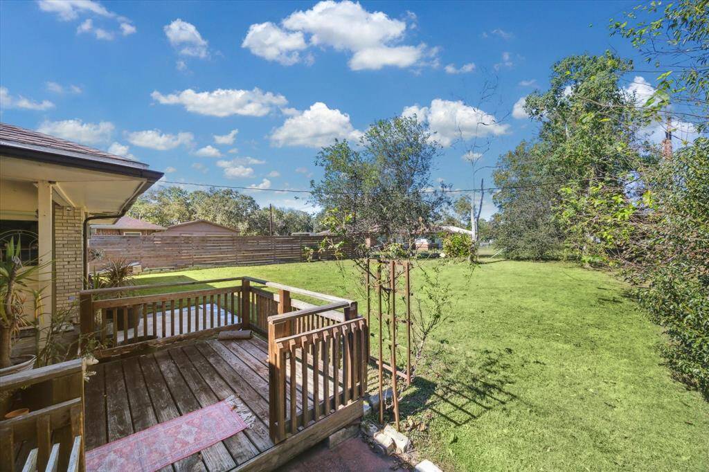 WOW! Endless ideas for a backyard this size!