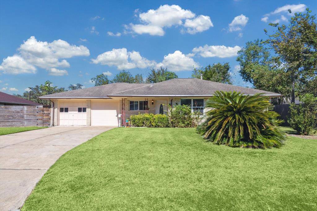 Welcome to Greenwood! Must see this adorable 3 bedroom, one-story home!
