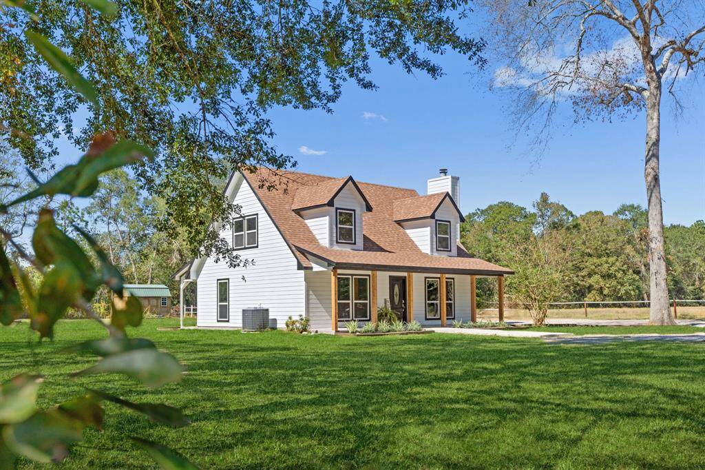 This charming home offers a tranquilretreat from the hustle and bustle and is just 10 minutes from Valley Ranch shopping center in New Caney.