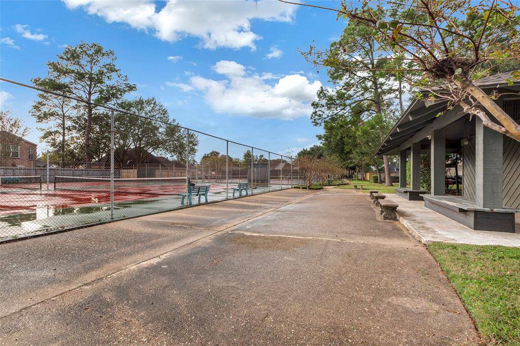 Enjoy tennis? There's really nice courts to play and get some exercise here!