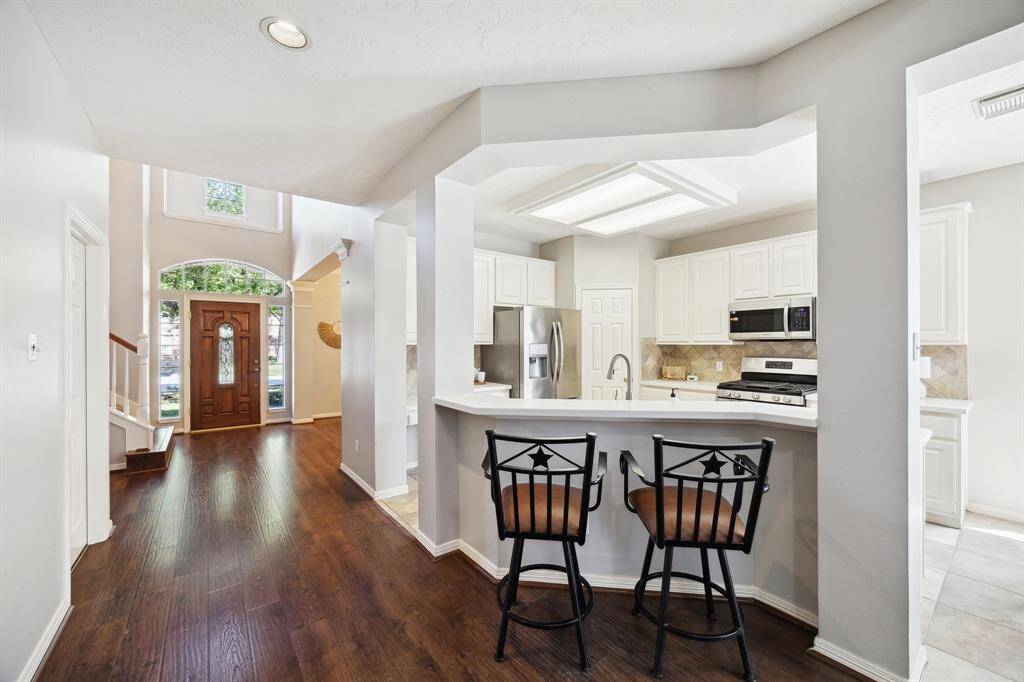 Breakfast bar that allows your guests to visit with the chef of your home!