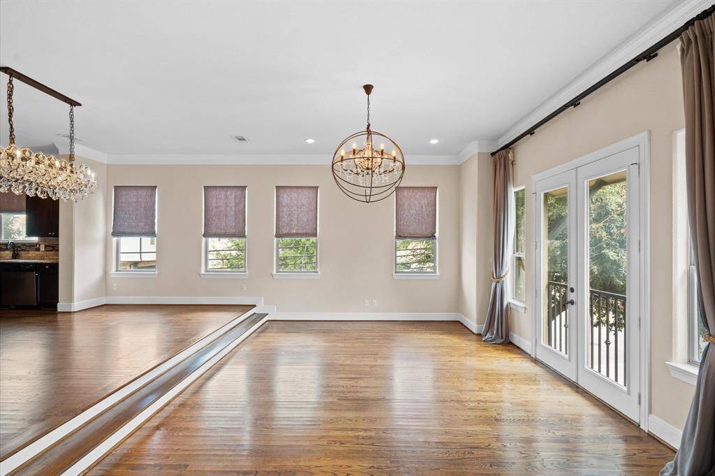 High end lighting and finshes throughout!