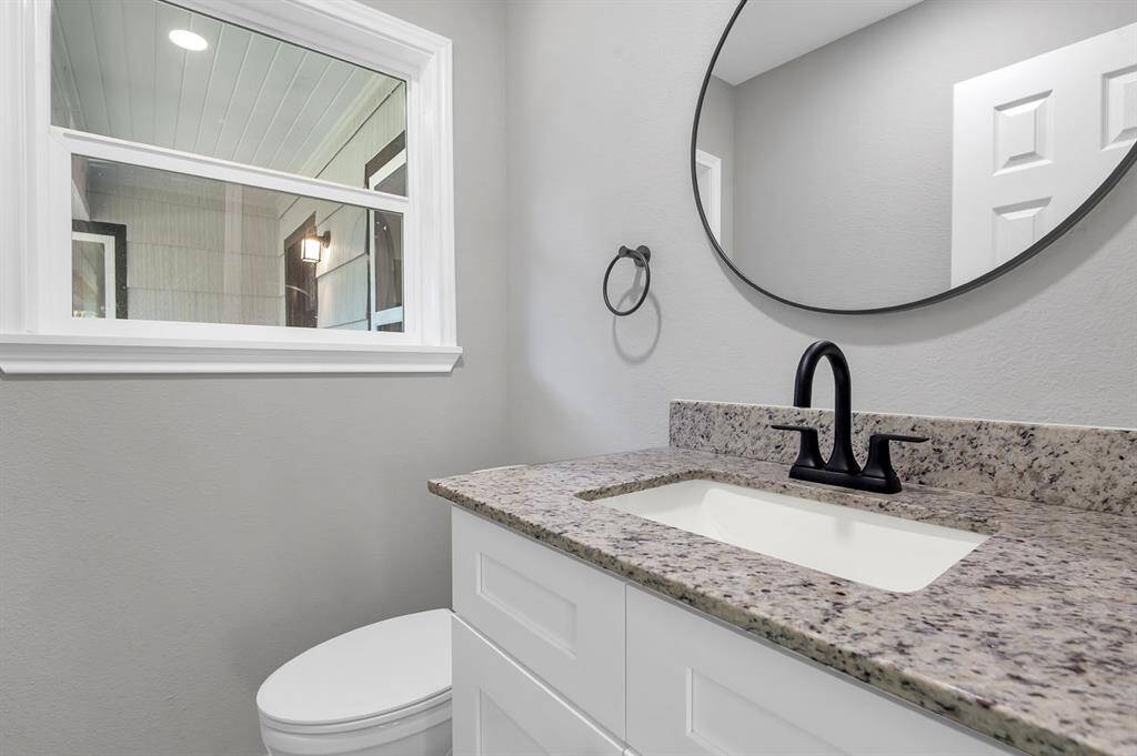 1/2 bath