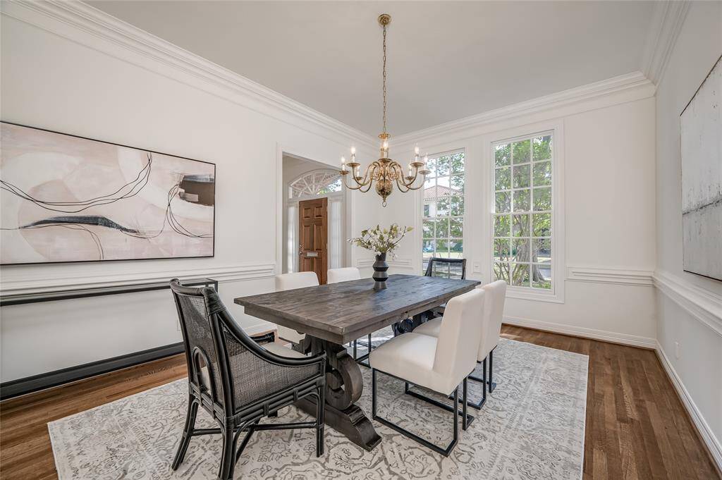 Sophisticated dining room ideal for both grand gatherings and intimate dinners.